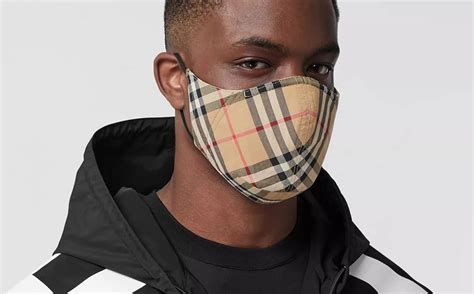 maske burberry muster